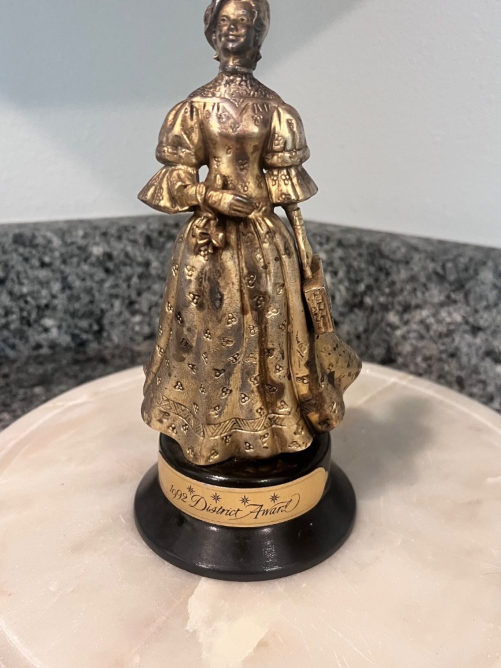 Vintage Avon 1992 District Award #1 Total Sales 1991-1992 Metal Figurine Trophy - Picture 3 of 11